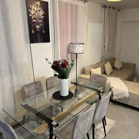 Apartment 35 Chez Oz